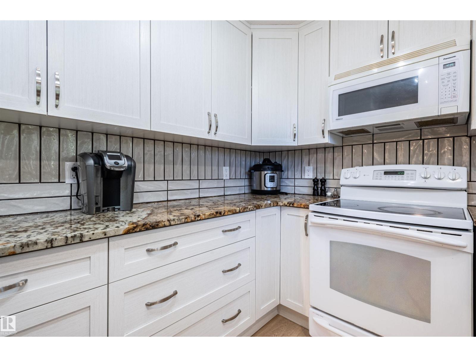 10606 25A AV NW - 27