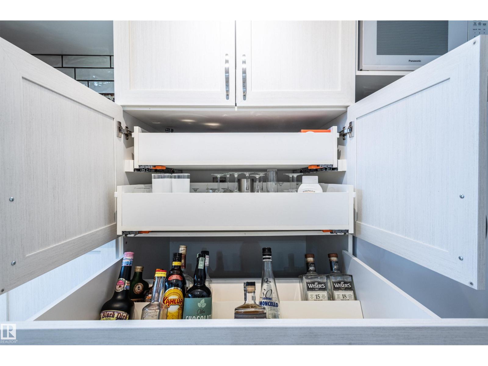10606 25A AV NW - 32