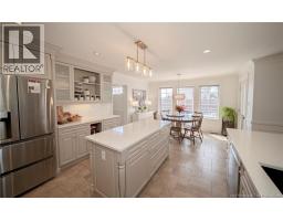 10 Emma Court, photo 3