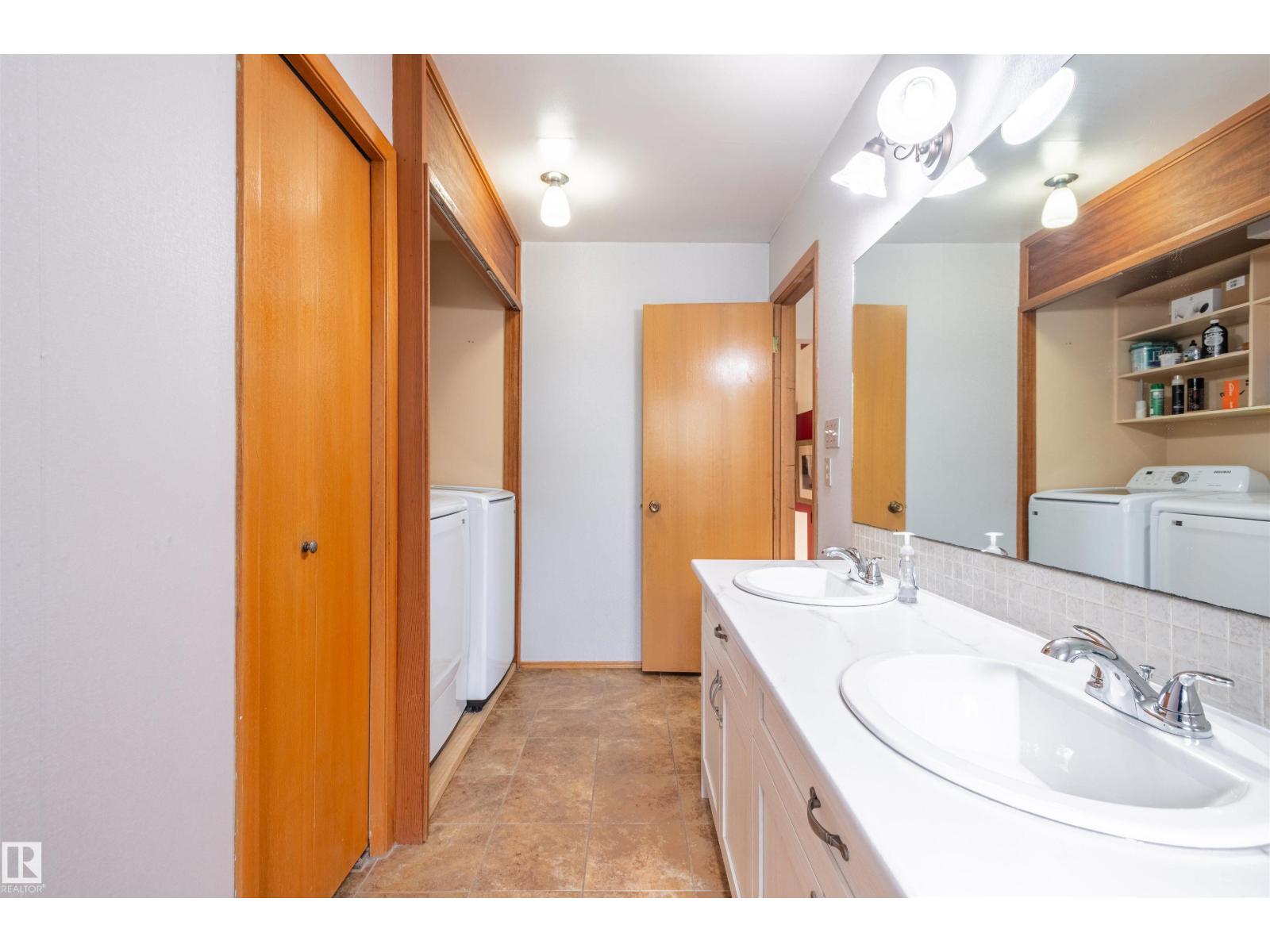 10606 25A AV NW - Image 34
