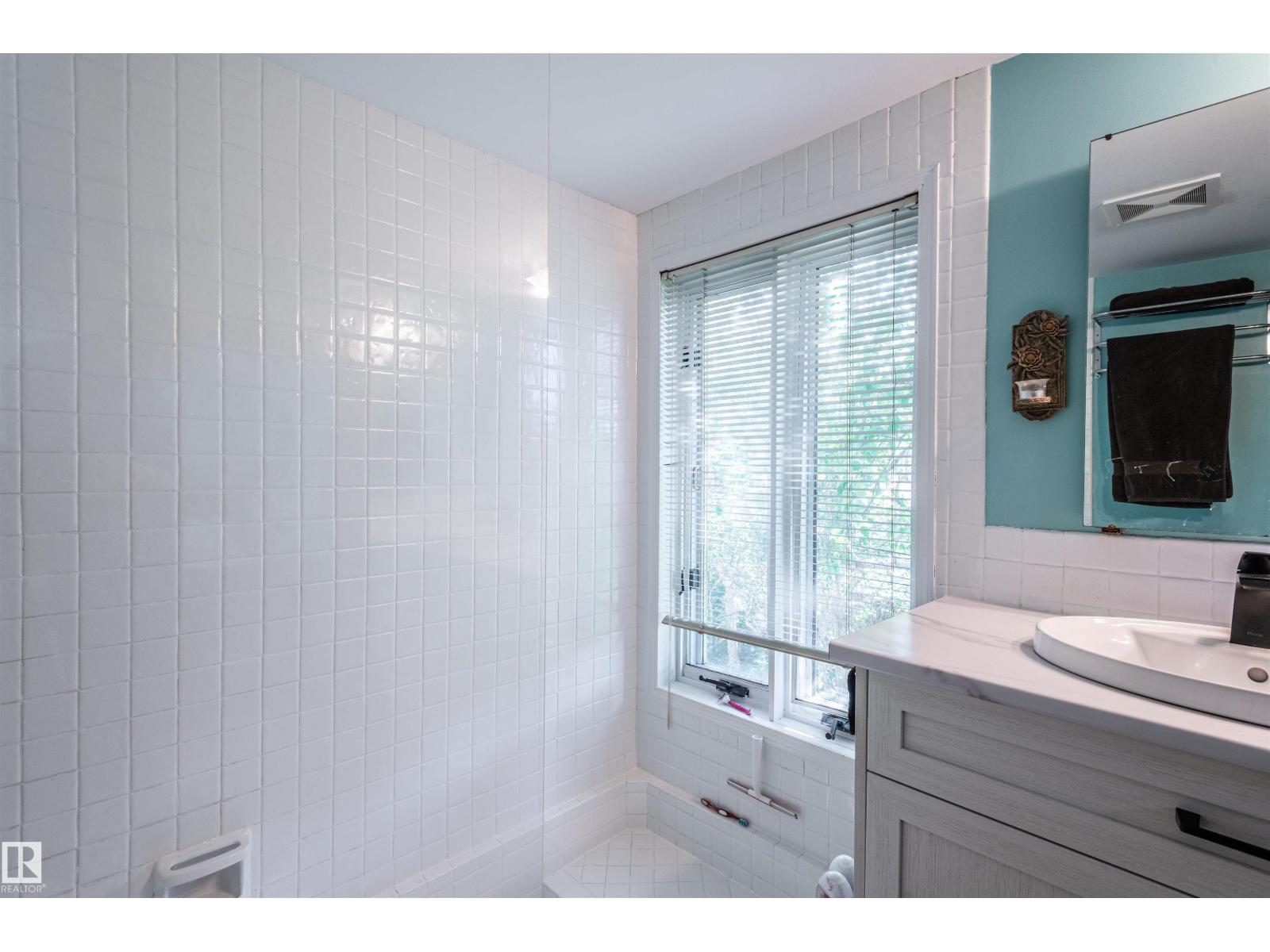 10606 25A AV NW - Image 51