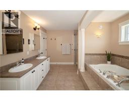 10 Emma Court, photo 23