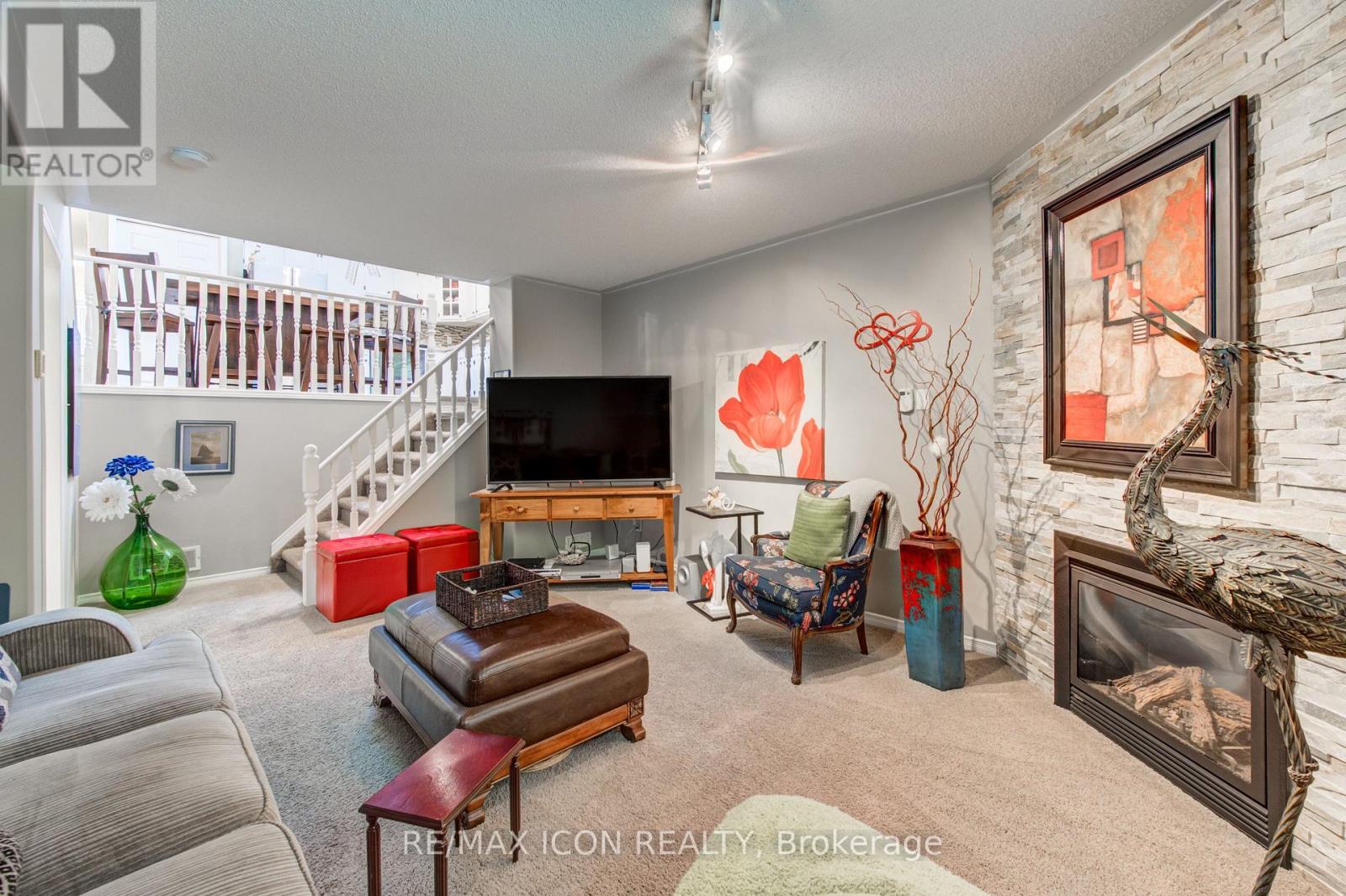 113 BOURNEMOUTH DRIVE - 27