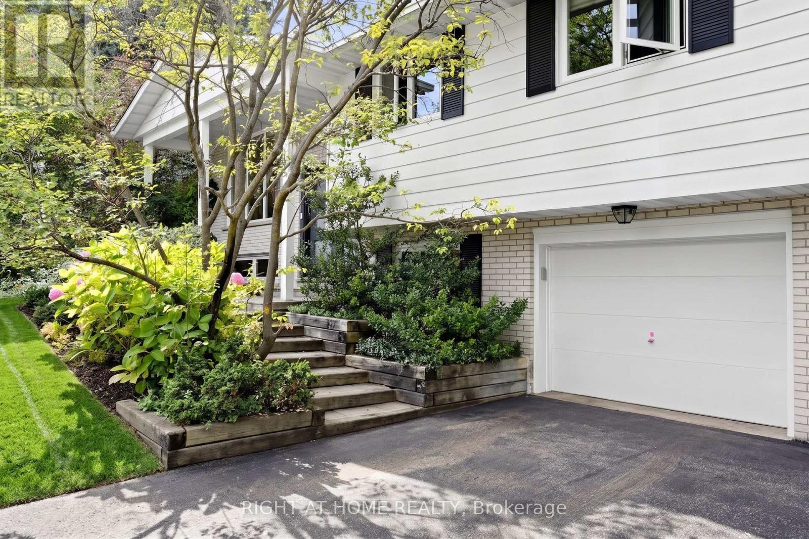 159 MEAFORD DRIVE — photo 3