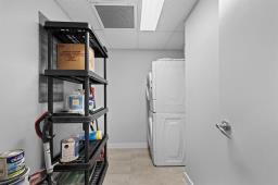 406 70 Barnes Street, Winnipeg, MB R3T3N7 Photo 9