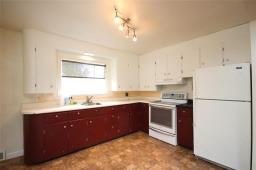 13 2nd Avenue Sw, Carman, MB R0G0J0 Photo 8