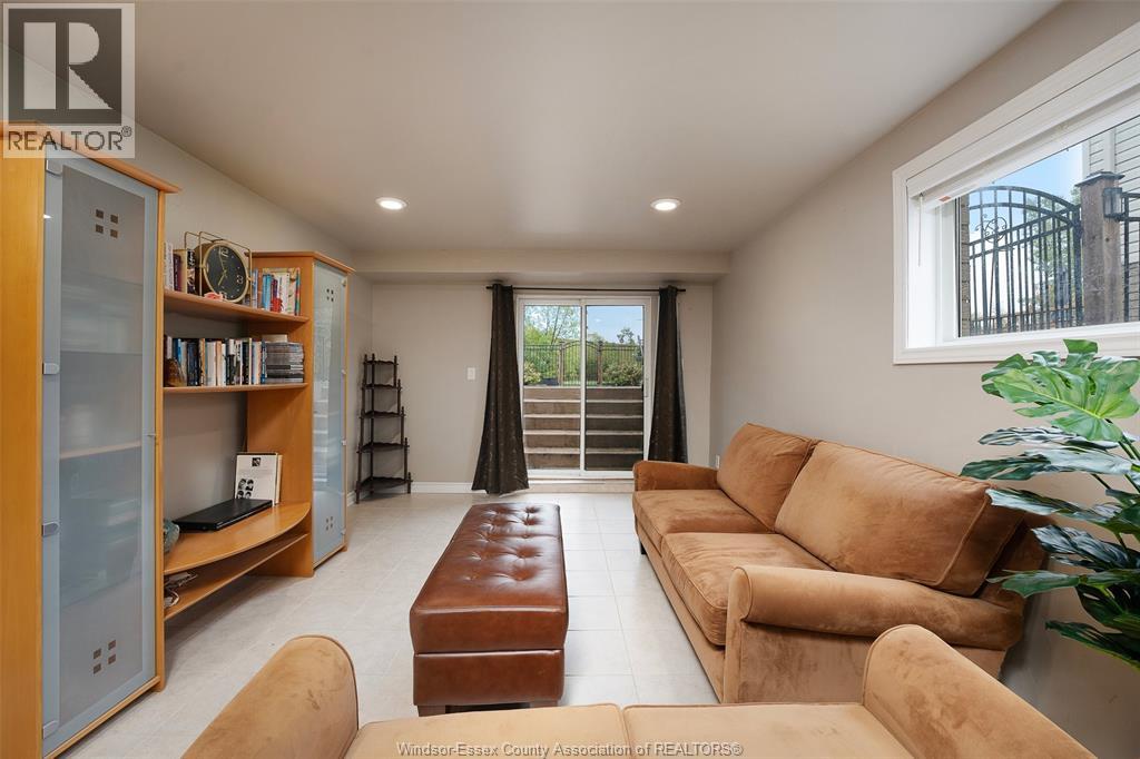 4130 St. Clair Ave. - 21