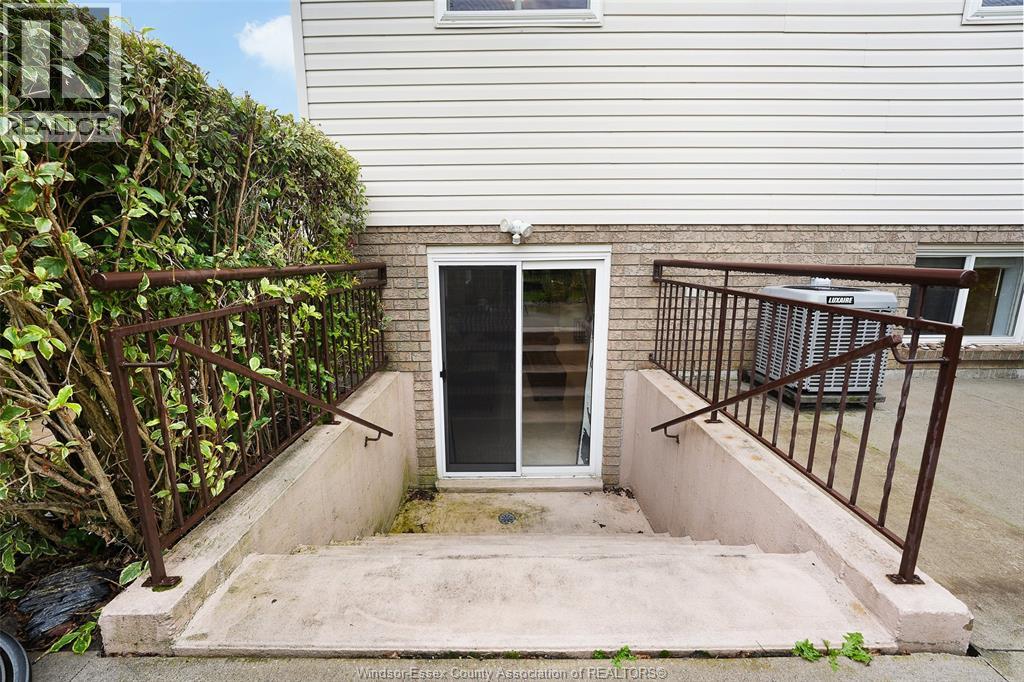 4130 St. Clair Ave. - 30