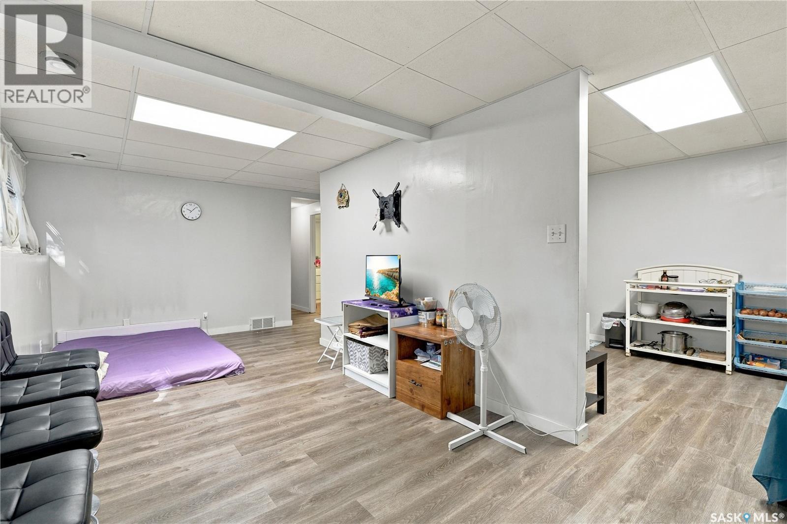 1921 McKercher DRIVE - Image 37