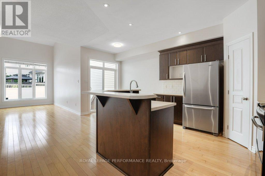 306 Waymark Crescent