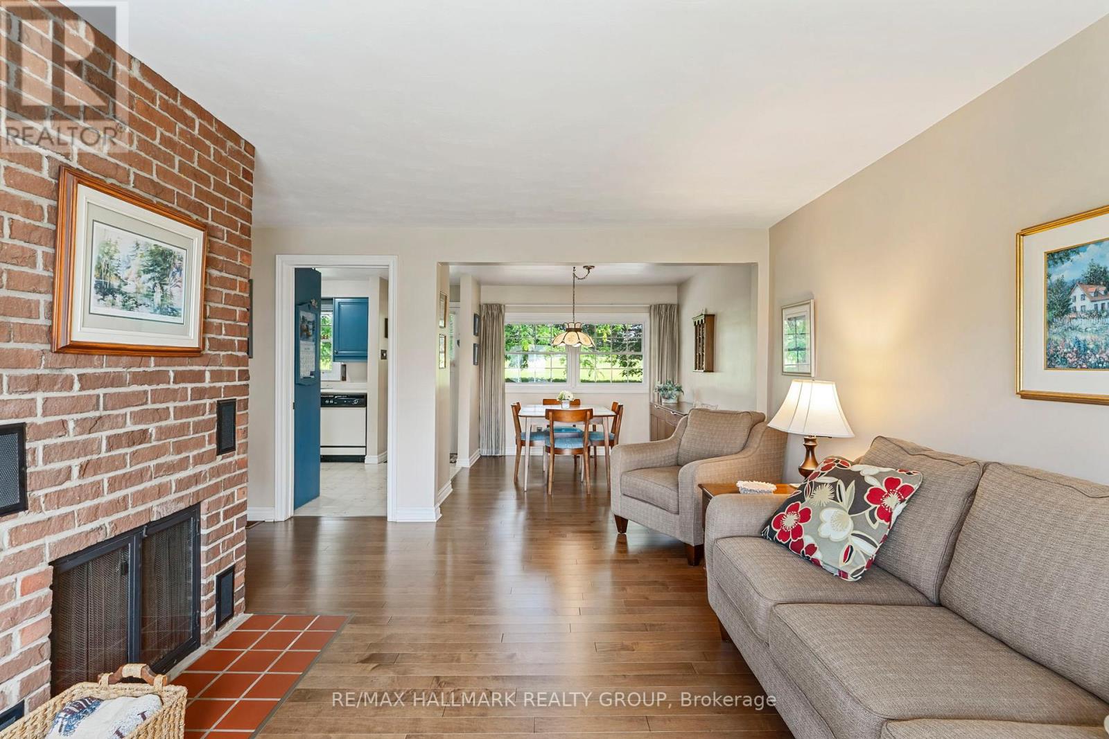 22 ST LAWRENCE COURT - 10