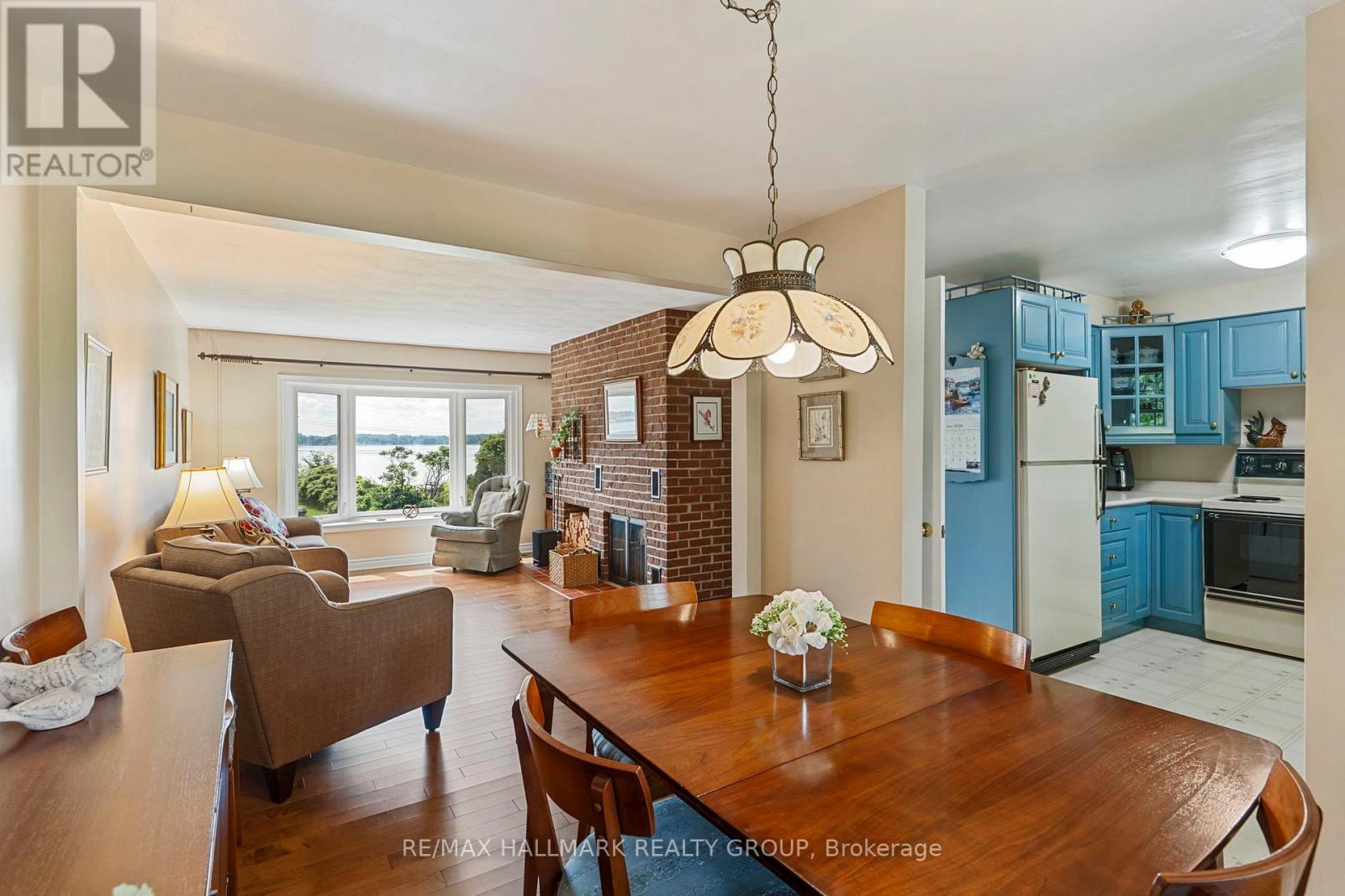 22 ST LAWRENCE COURT - 14