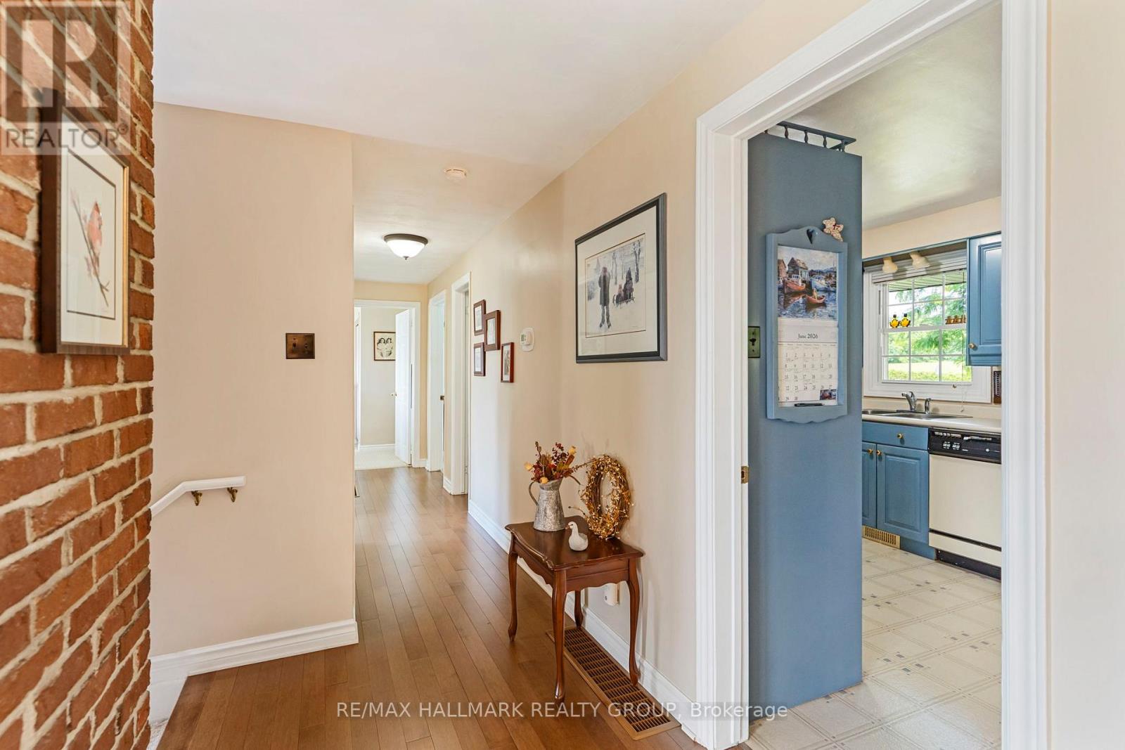 22 ST LAWRENCE COURT - 22
