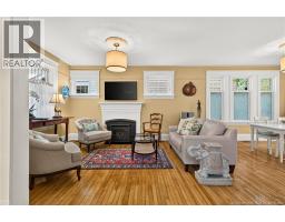 262 Highfield, photo 3