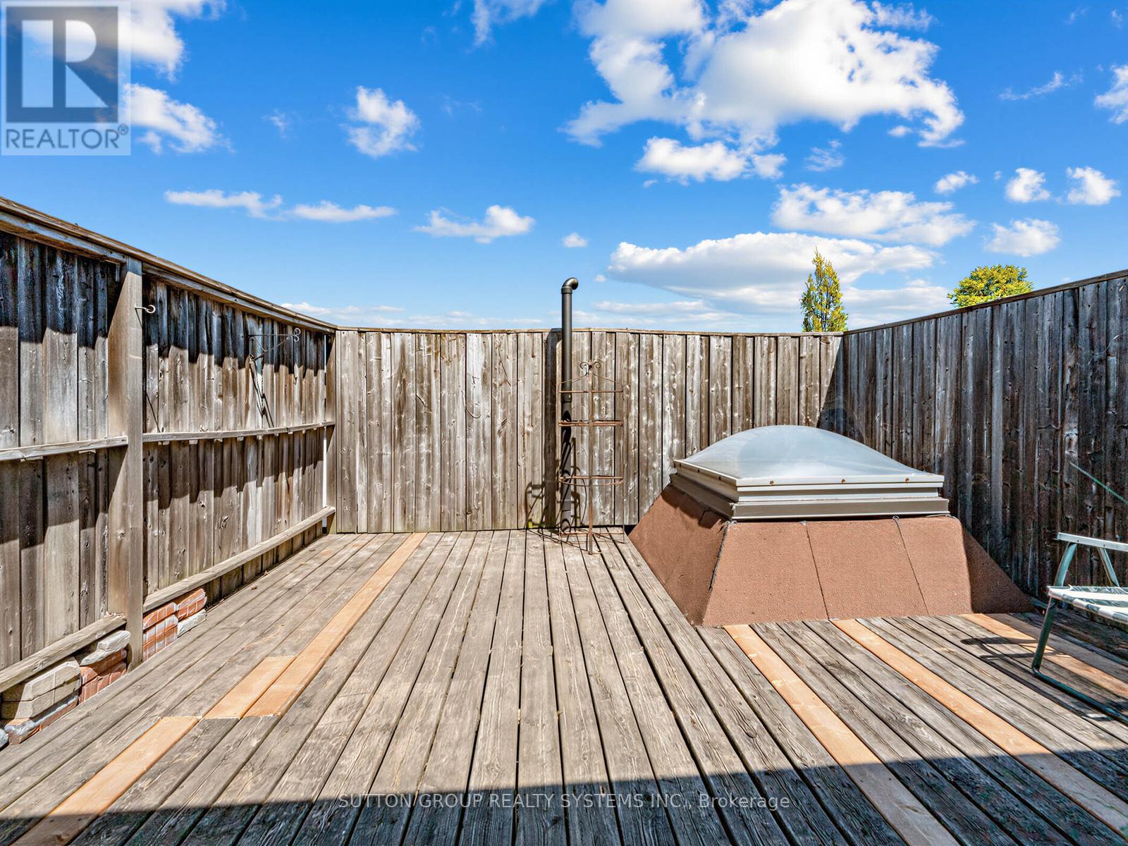 #5 6 BARTLETT AVENUE W - 25