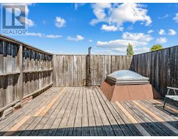 5 - 6 Bartlett Avenue W, Toronto, ON M6H3E7 Photo 25