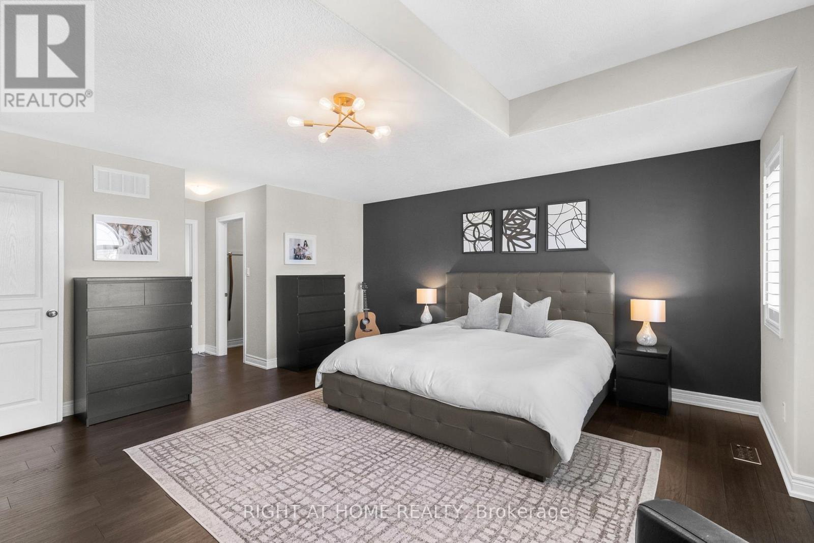 12 DONATELLO COURT - 25