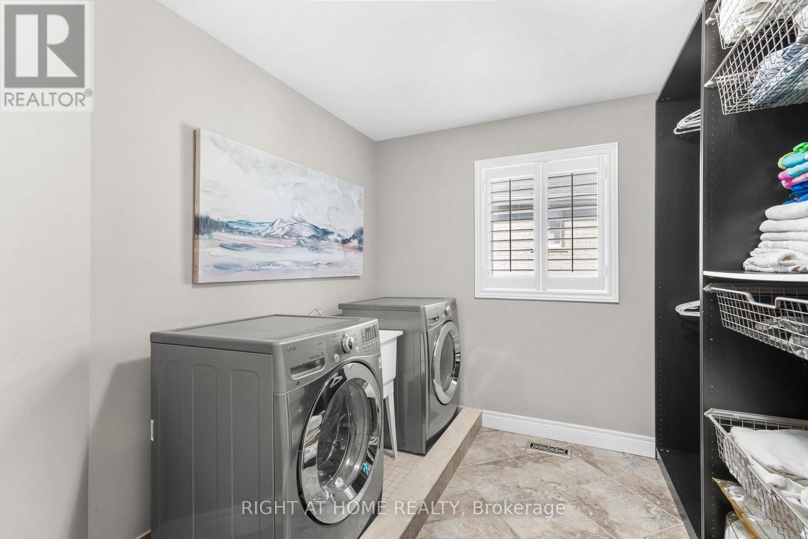 12 DONATELLO COURT - 31