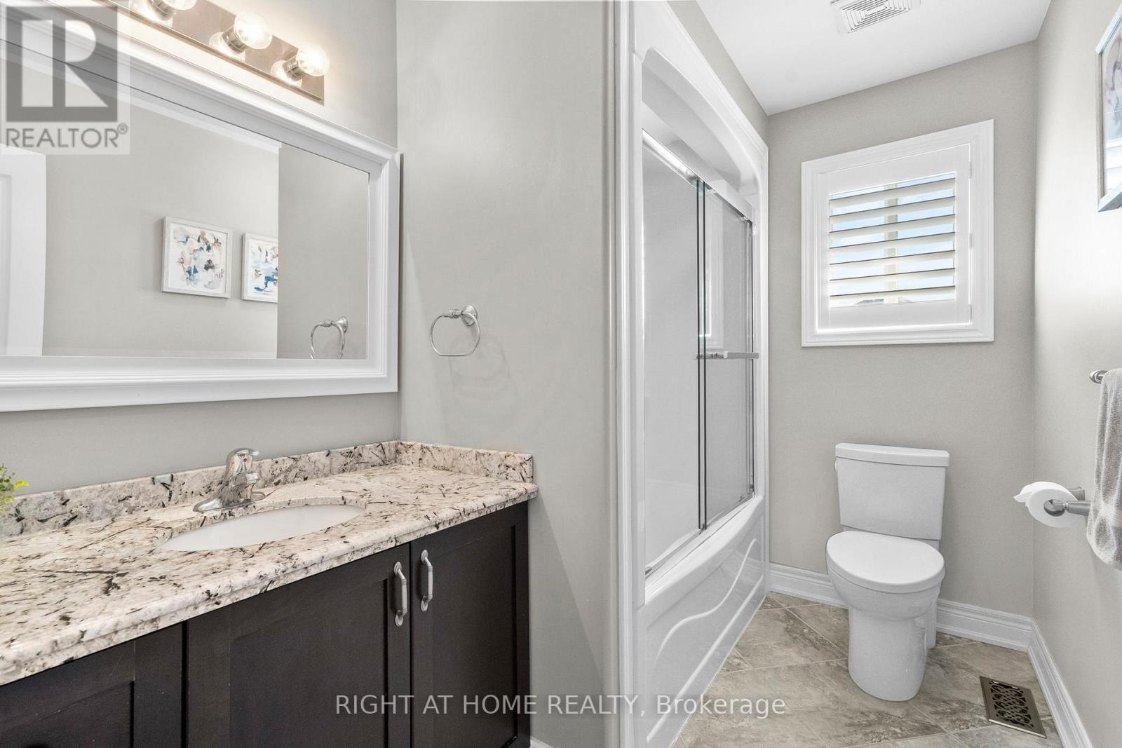 12 DONATELLO COURT - 35
