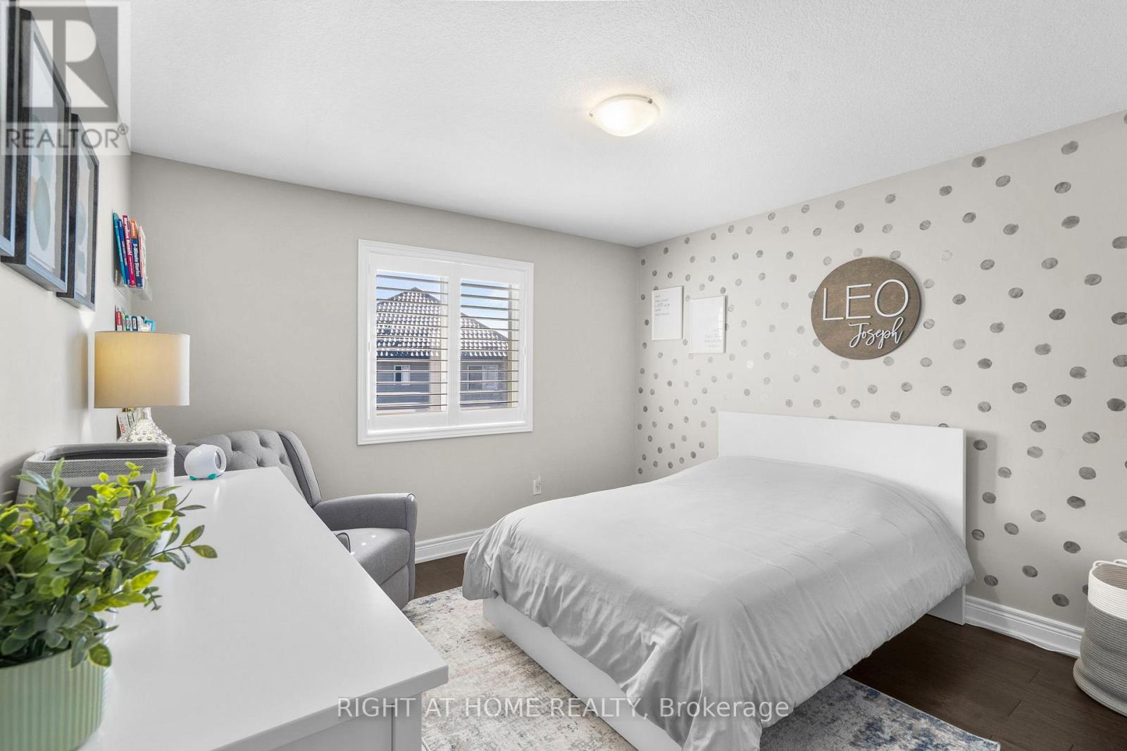 12 DONATELLO COURT - 36