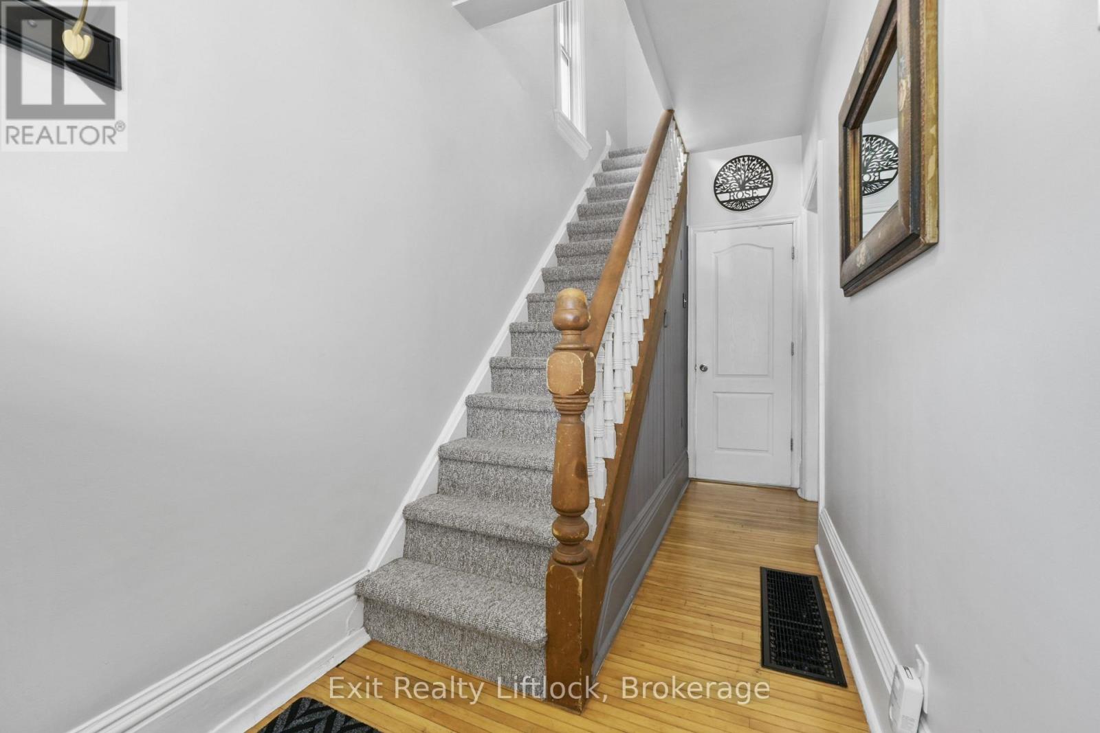 21 AYLMER STREET S - 17