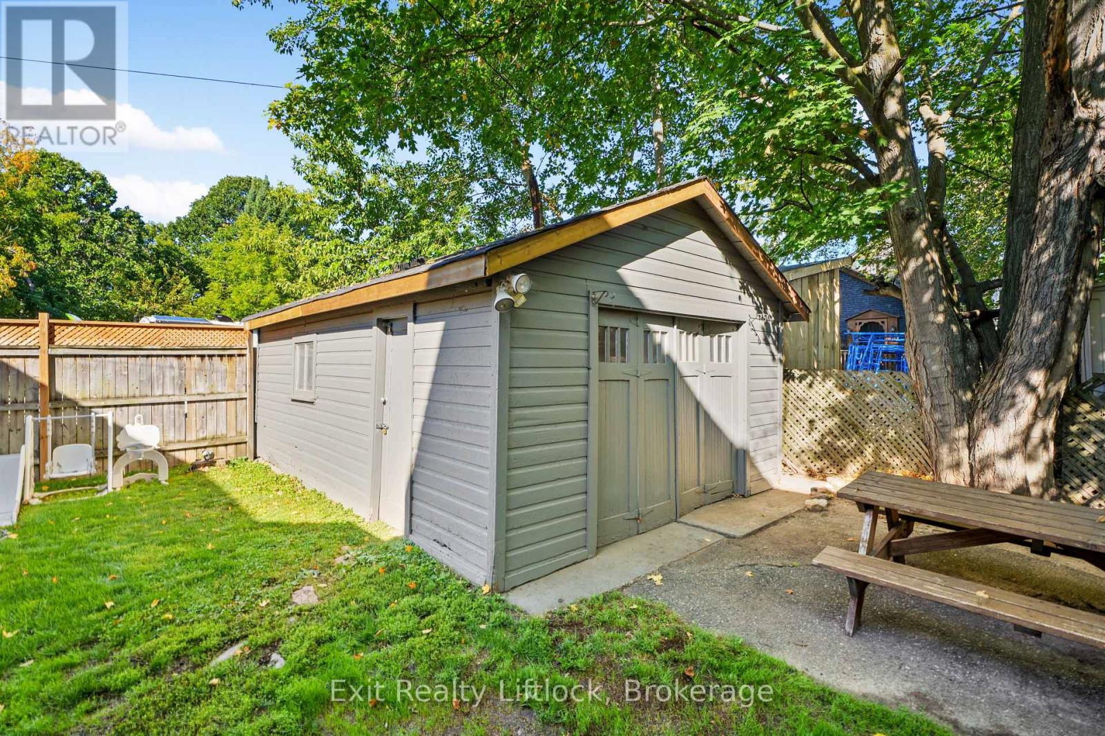 21 AYLMER STREET S - 35
