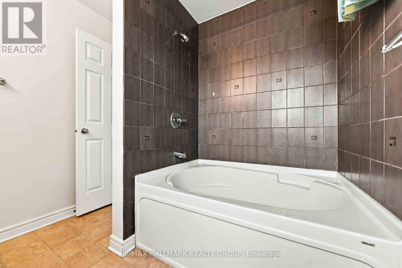 486 PAUL METIVIER DRIVE photo 27