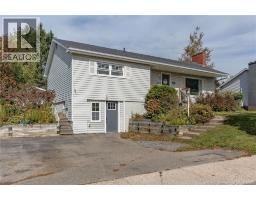 127 Greendale Crescent, photo 2