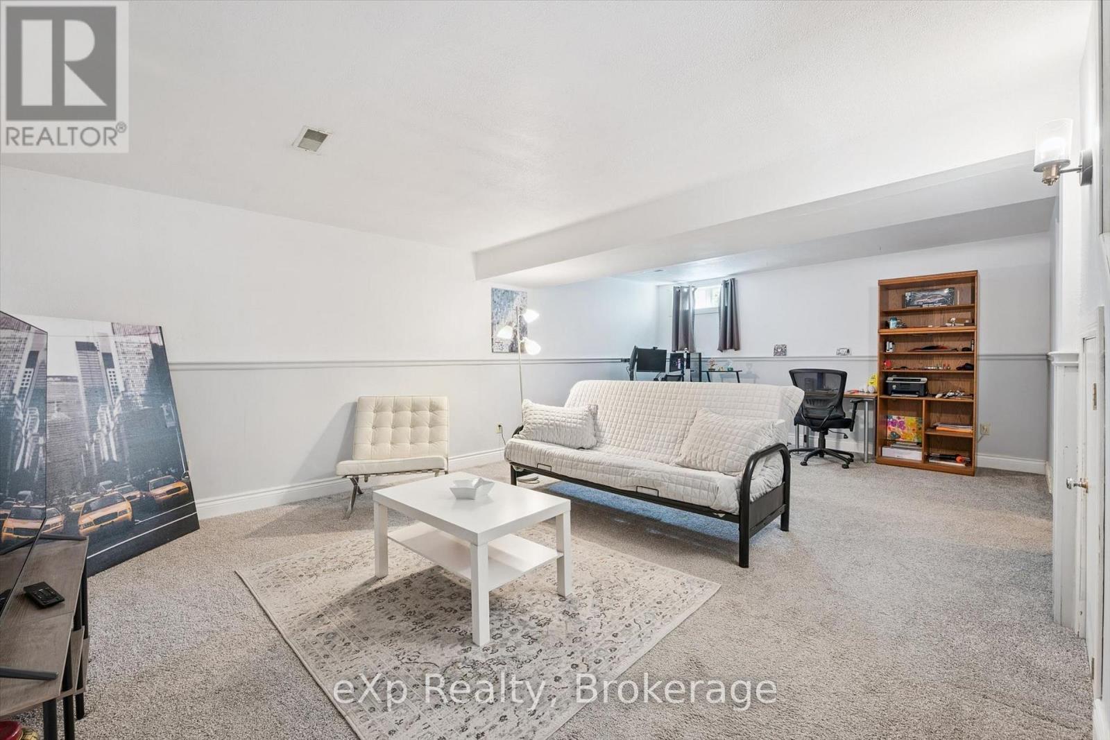 1 CHESTERTON LANE - Image 34