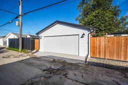 402 Whitegates Crescent, Winnipeg, MB R3K1L8 Photo 36