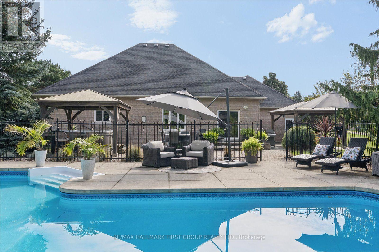 33 DEERFIELD DRIVE - 31