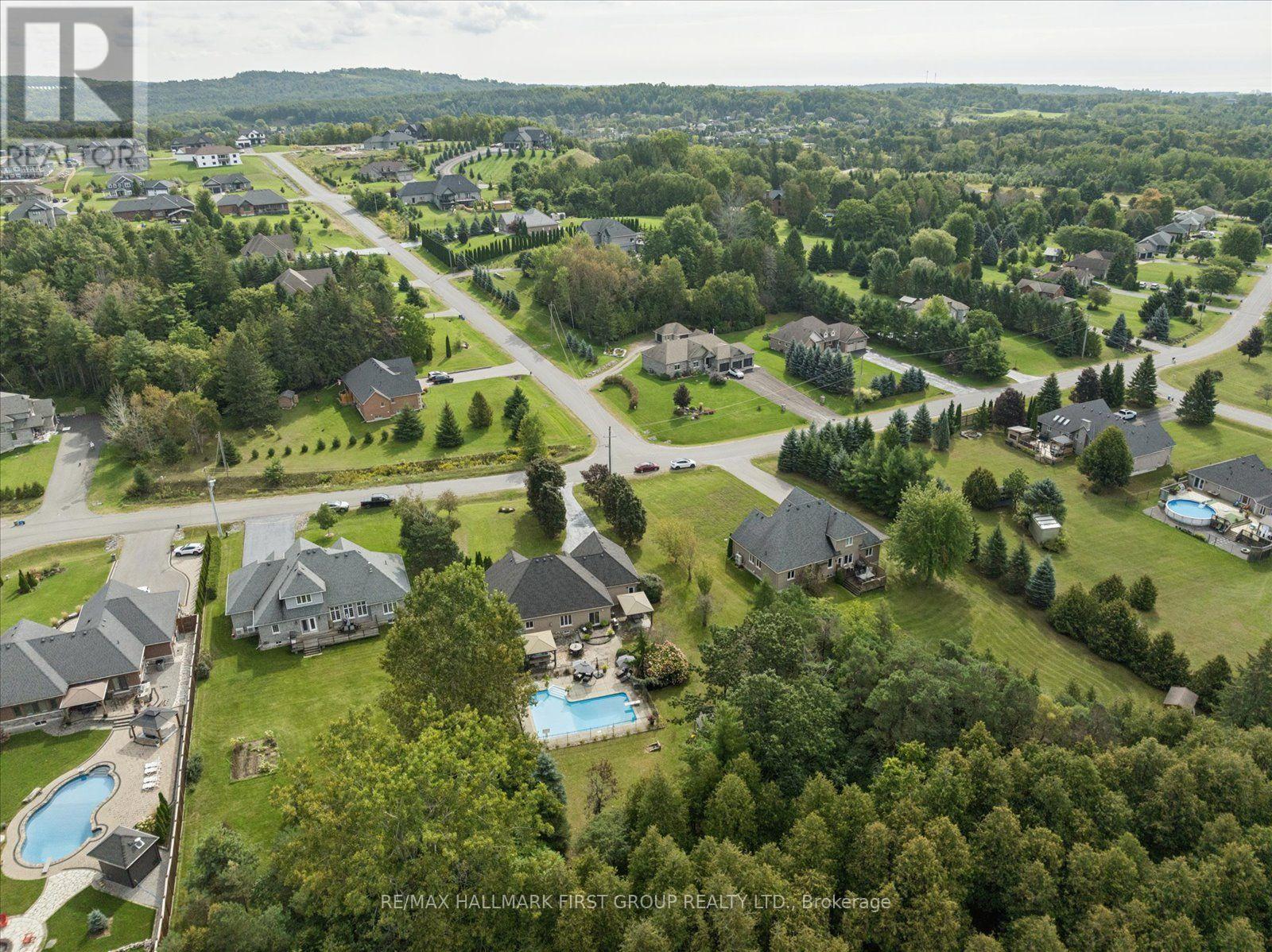 33 DEERFIELD DRIVE - 40