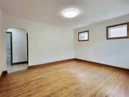 4pc Bathroom - 211 Sutherland Avenue, Selkirk, MB R1A0M2 Photo 7