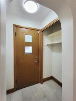 2pc Bathroom - 211 Sutherland Avenue, Selkirk, MB R1A0M2 Photo 8