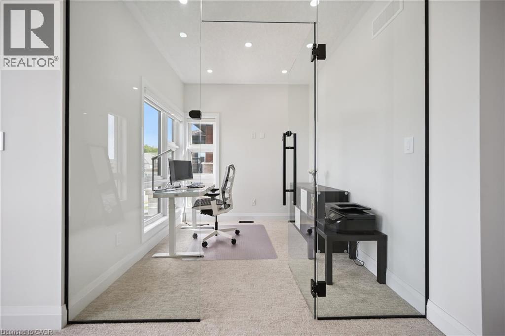 552 NATHALIE Crescent - 24