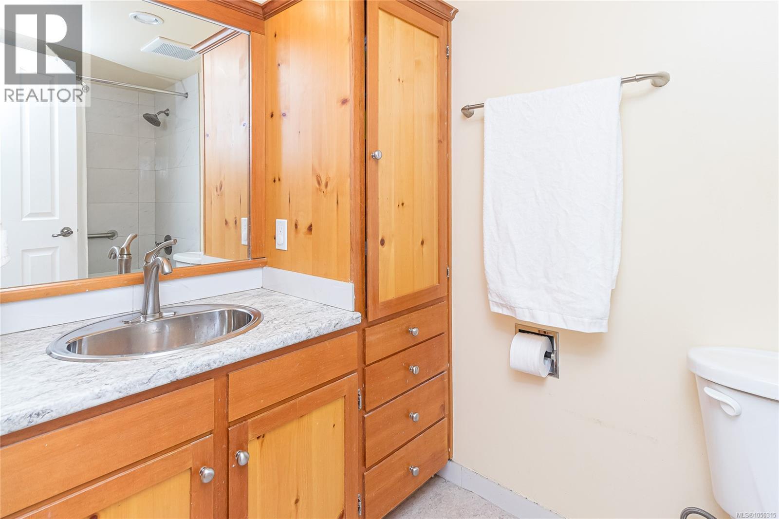 101 1050 Park Boulevard, Victoria