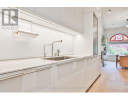 Bathroom - 424 Euclid Avenue, Toronto, ON M6G2S9 Photo 12