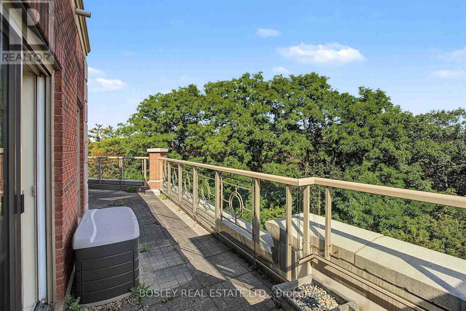 #504 21 BURKEBROOK PLACE - 22