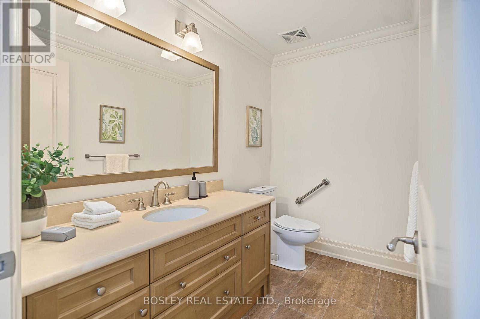 #504 21 BURKEBROOK PLACE - 34