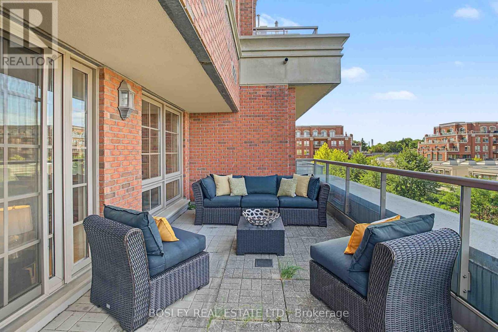 #504 21 BURKEBROOK PLACE - 8