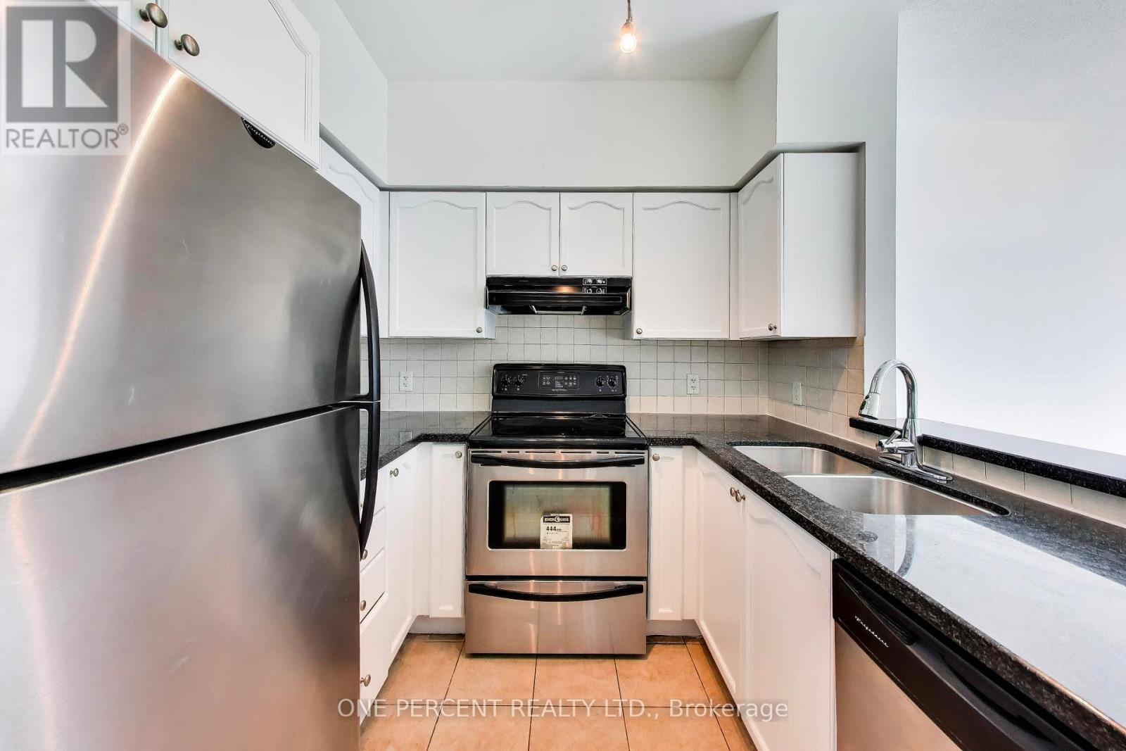 Photo of 109 - 3840 BATHURST STREET