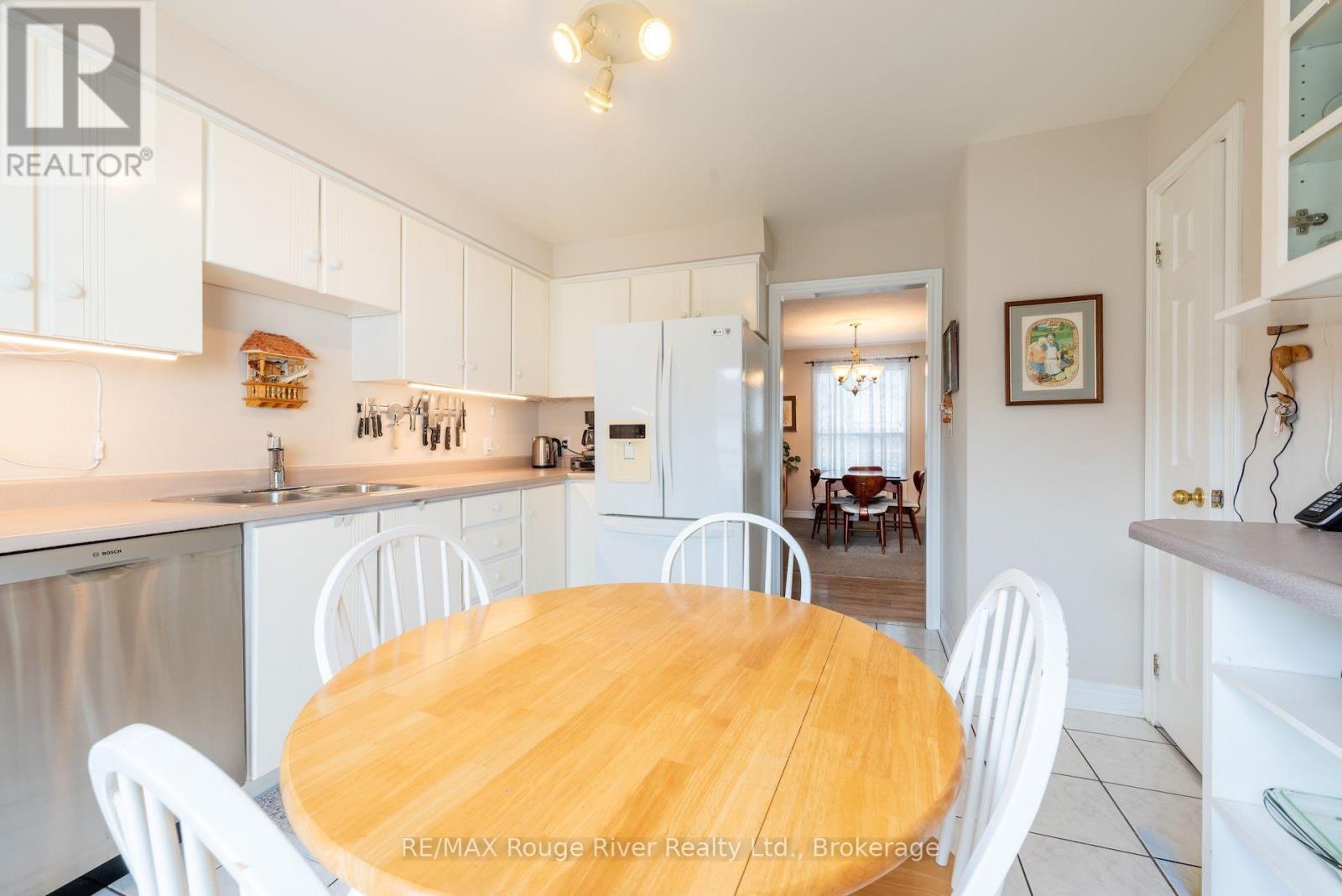 792 GREER CRESCENT - 12