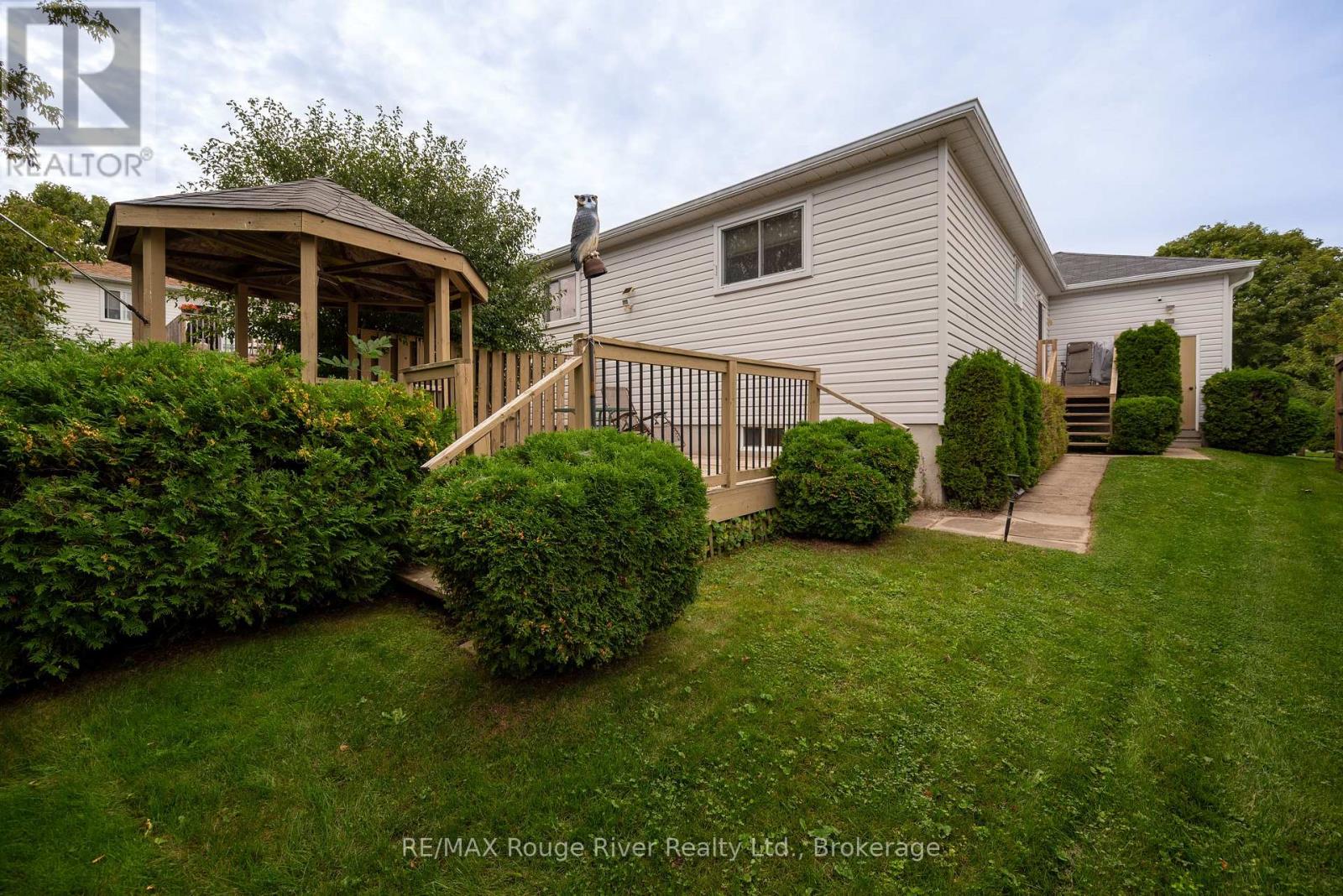 792 GREER CRESCENT - 26