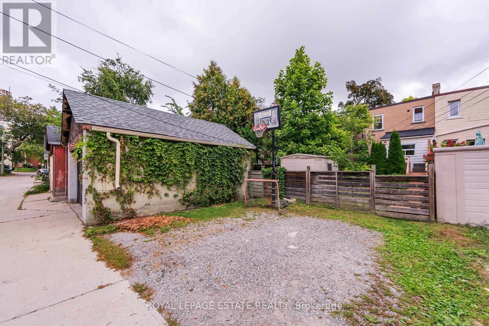 98 MALVERN AVENUE N - 41
