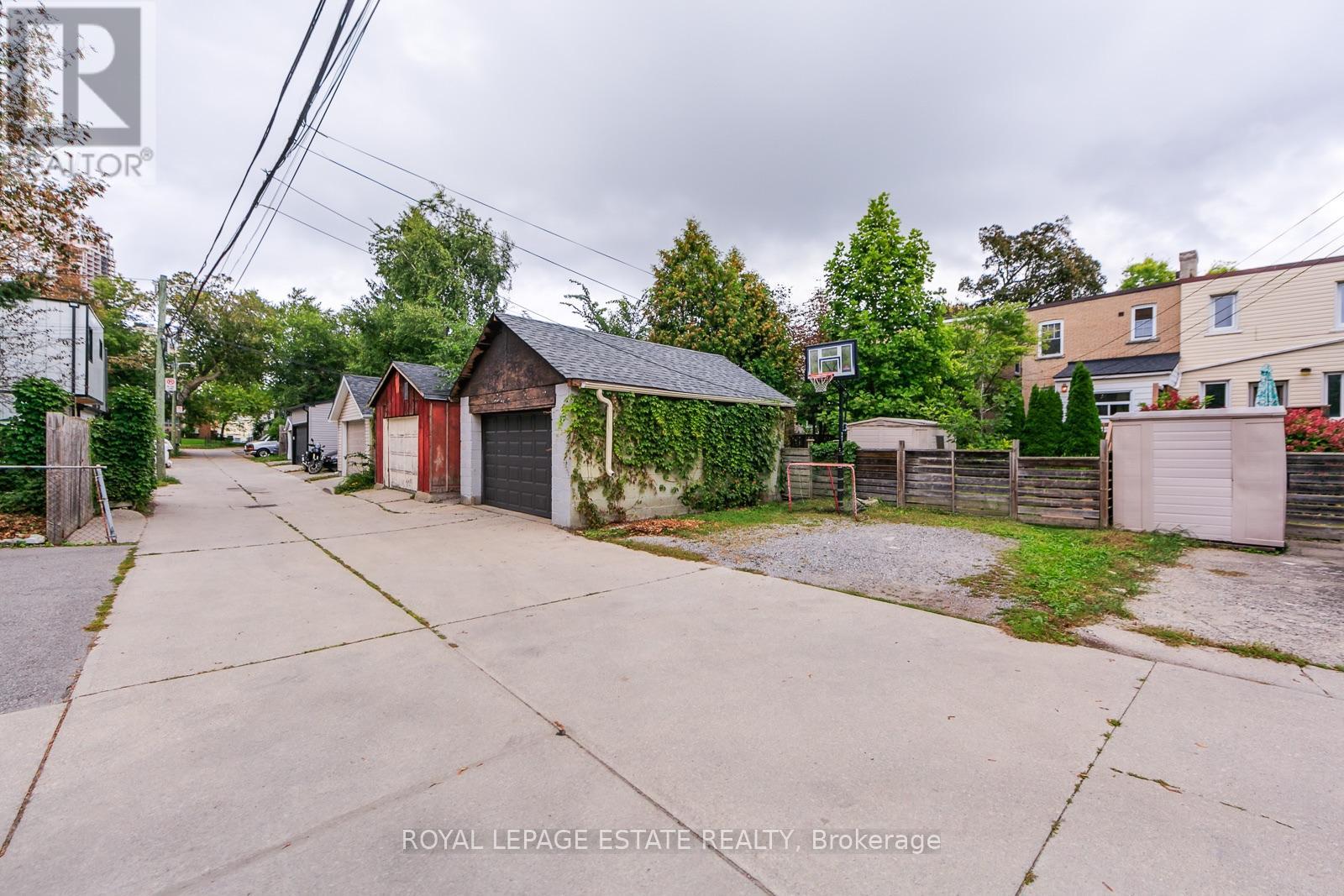 98 MALVERN AVENUE N - 42