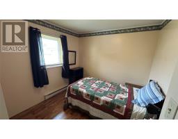 22 MacNeil Crescent thumbnail 17