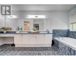 499 Silken Laumann Drive, Newmarket, ON L3X2H9 Photo 21