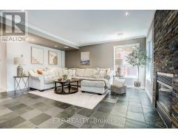 Primary Bedroom - 499 Silken Laumann Drive, Newmarket, ON L3X2H9 Photo 9