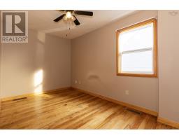 17 East Pleasant Street, Amherst, NS B4H1M6 Photo 19