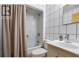 17 East Pleasant Street, Amherst, NS B4H1M6 Photo 22